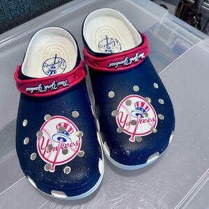 NY Yankees Crocs